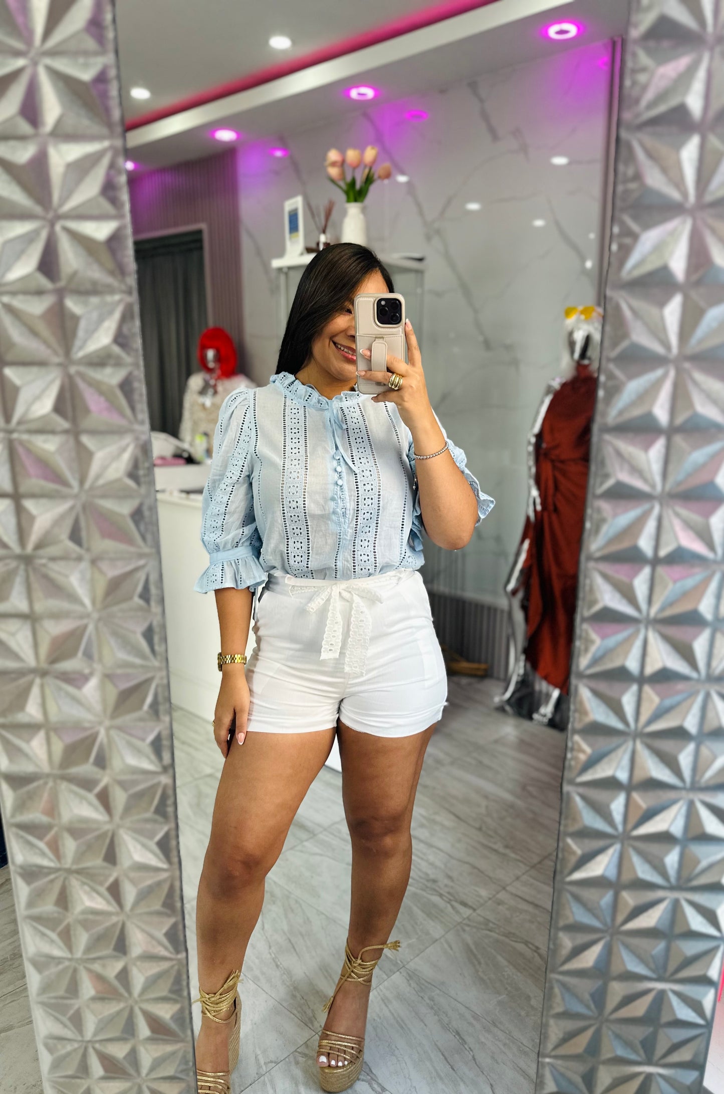 WHITE DELICATE SHORT