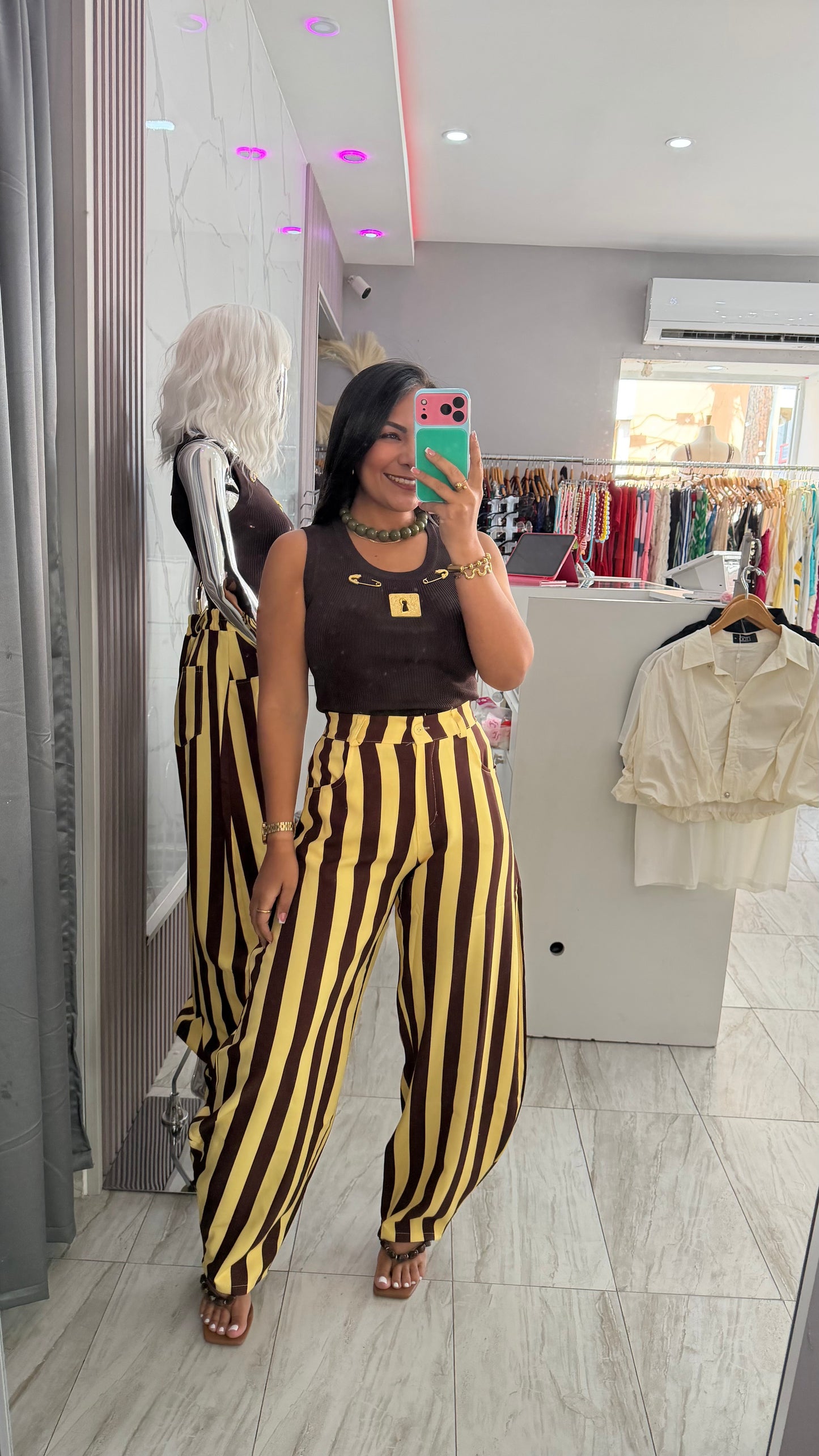 YELLOW AND BROWN BARRELL PANTS