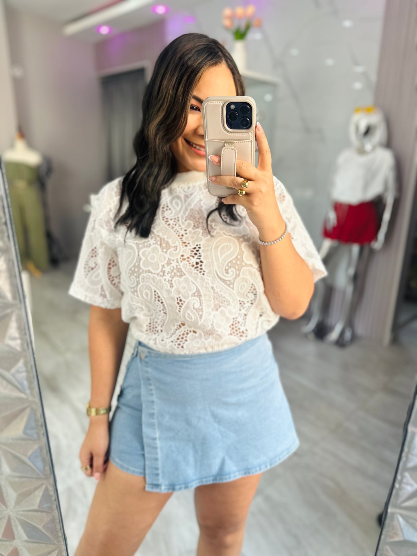 WHITE SHIRT