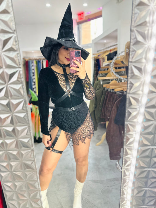 SEXY WITCH