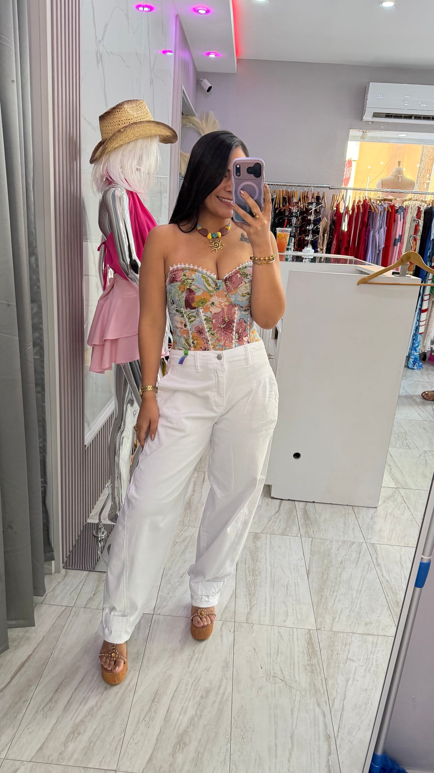 WHITE VIBRANT JEANS